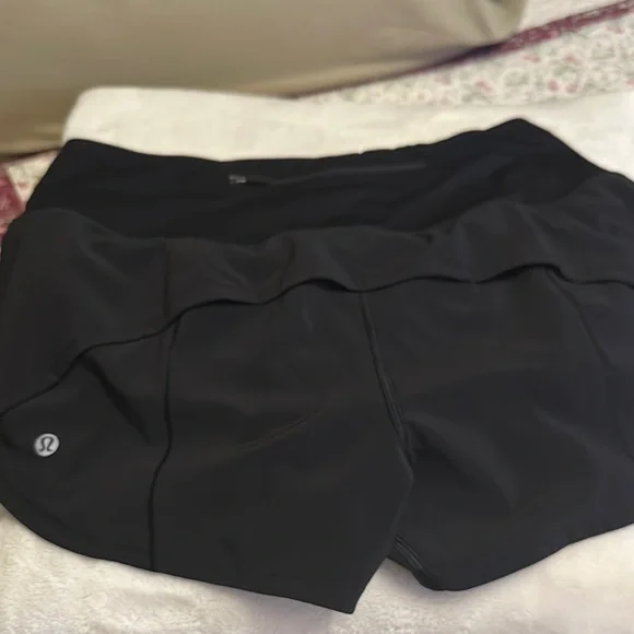 lululemon athletica Women's Black Athletic Shorts - Picture 1 of 8